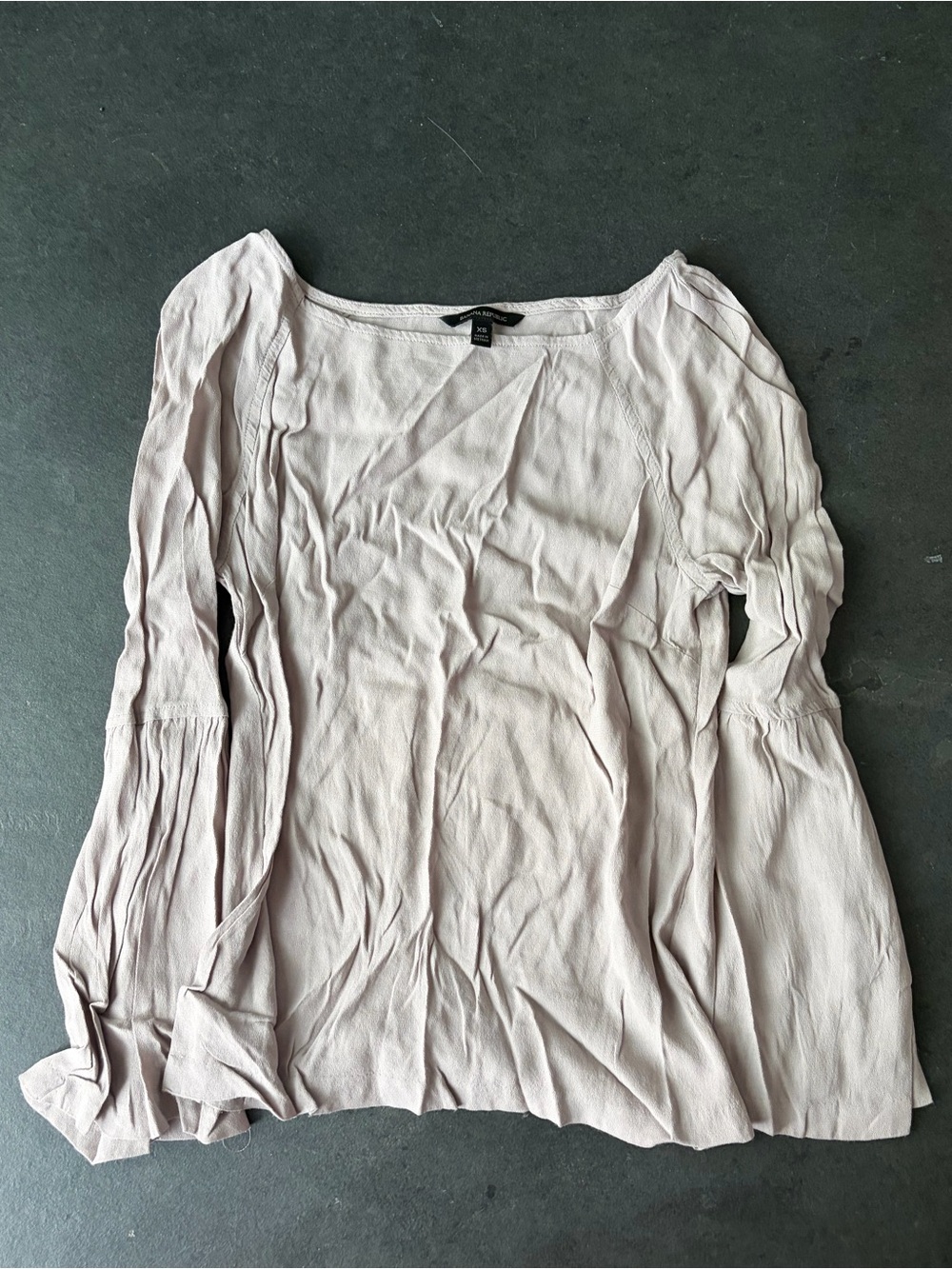 Banana republic flowy light gray blouse